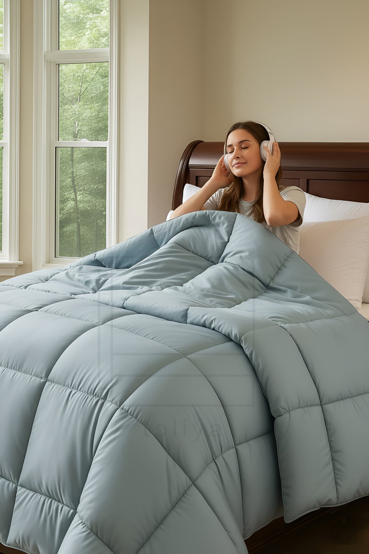 Soft Silver Quilted Comforter with Corner Tabs
