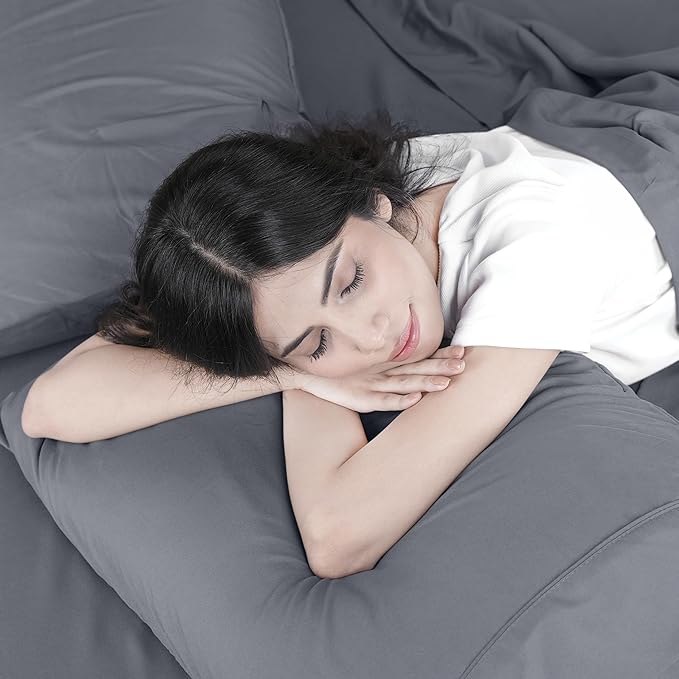 Toliya Bedding  - 4 Piece Bed Sheets  King Size Soft and Breathable Microfiber, Includes 1 Fitted Sheet, 1 Flat Sheet and 2 Pillow
