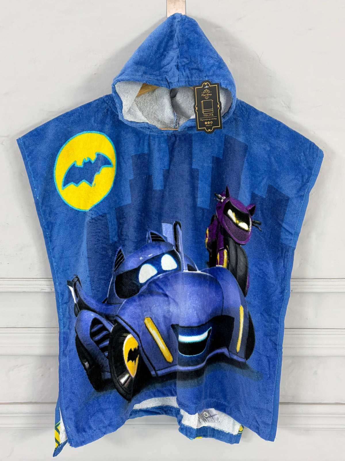 Kids poncho Batman v car