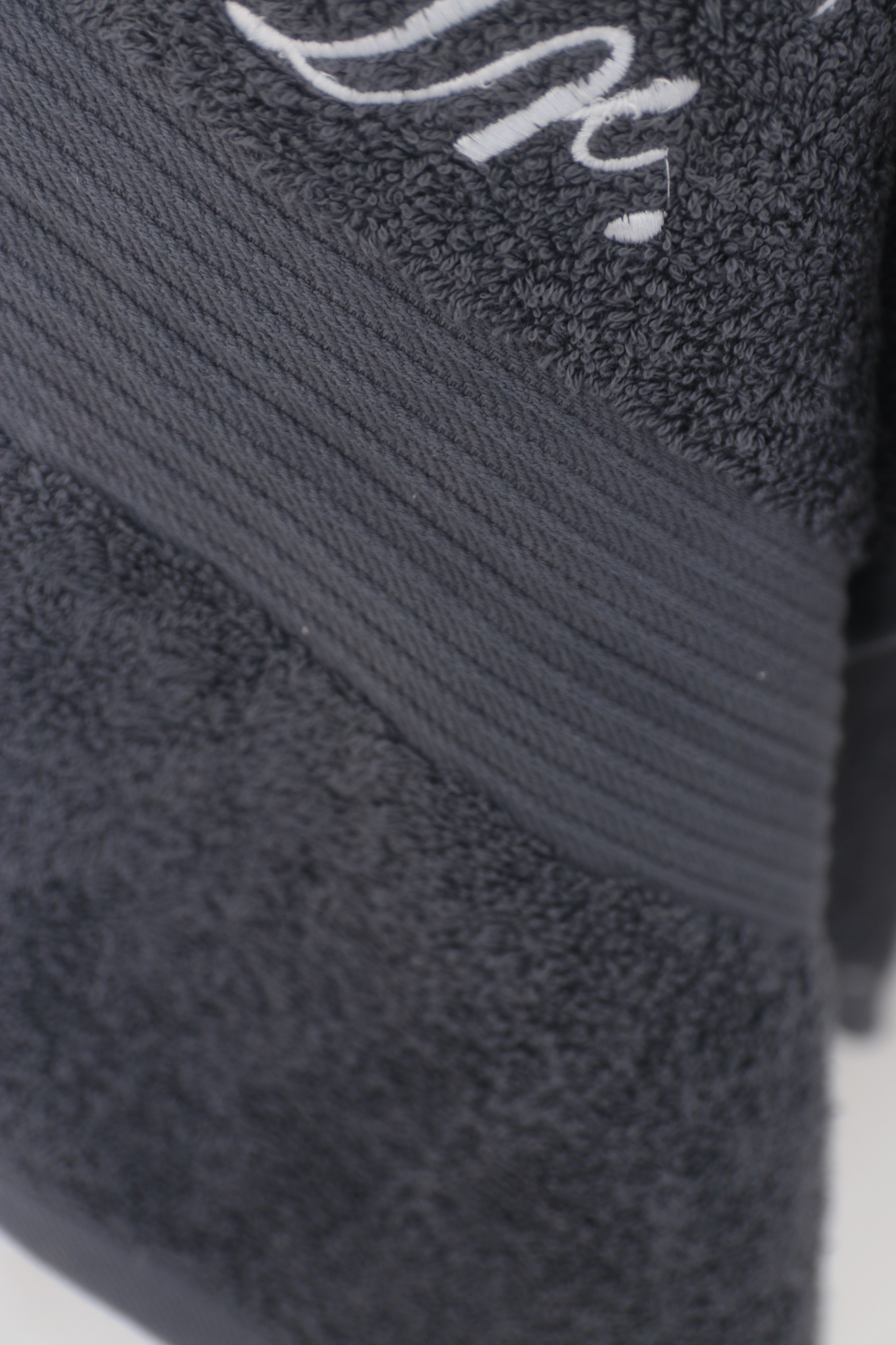 Mr & Mrs Towel Set (Pack Of 2)