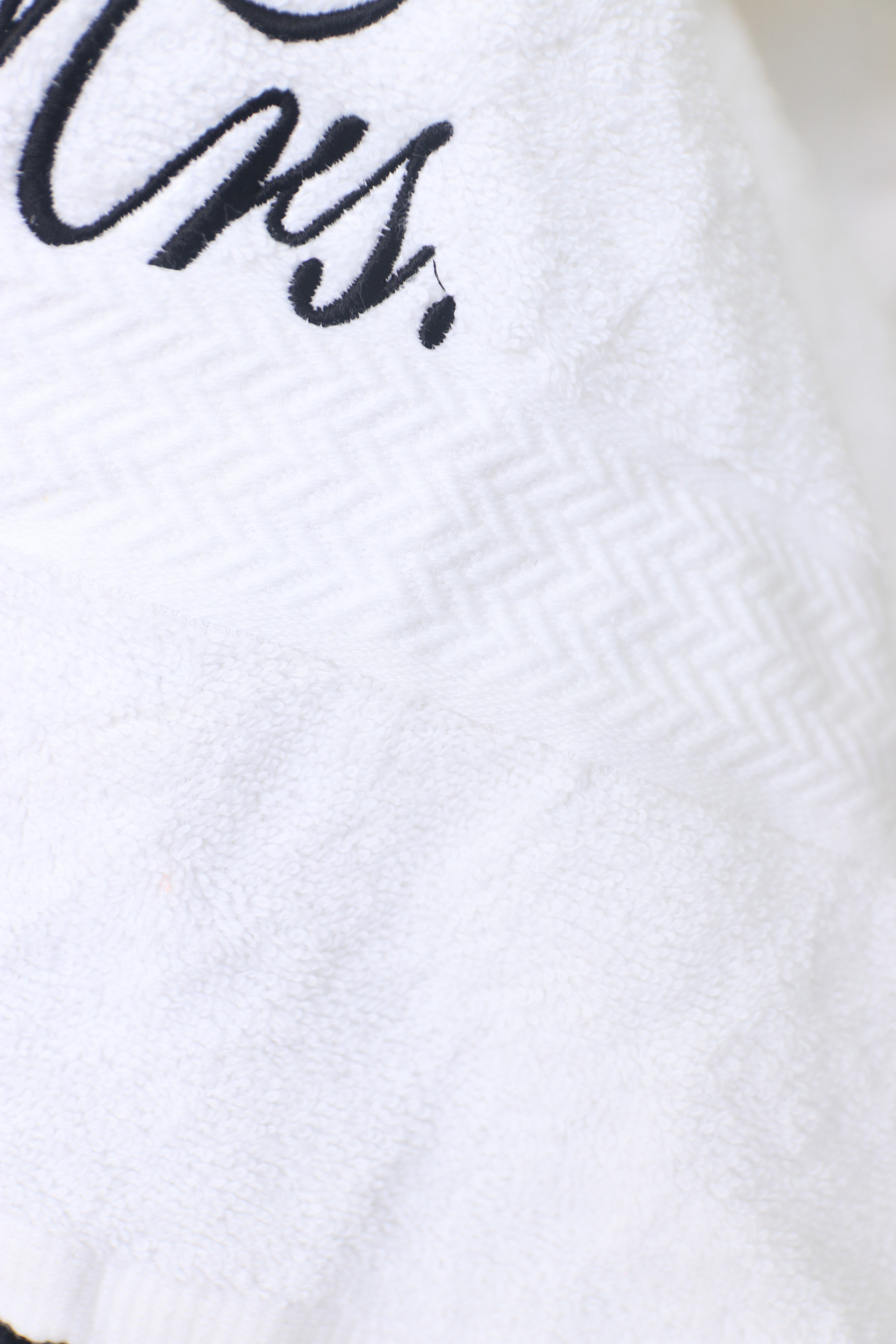 Mr & Mrs Towel Set (Pack Of 2)