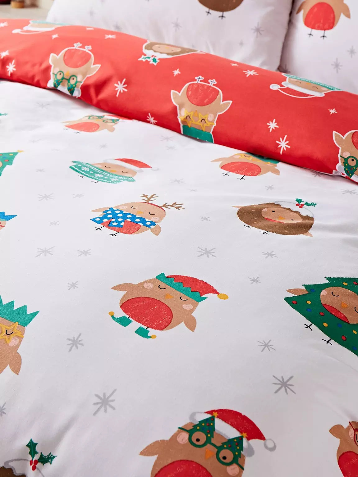 Christmas Party Robins Duvet Set- Single - WhiteRed