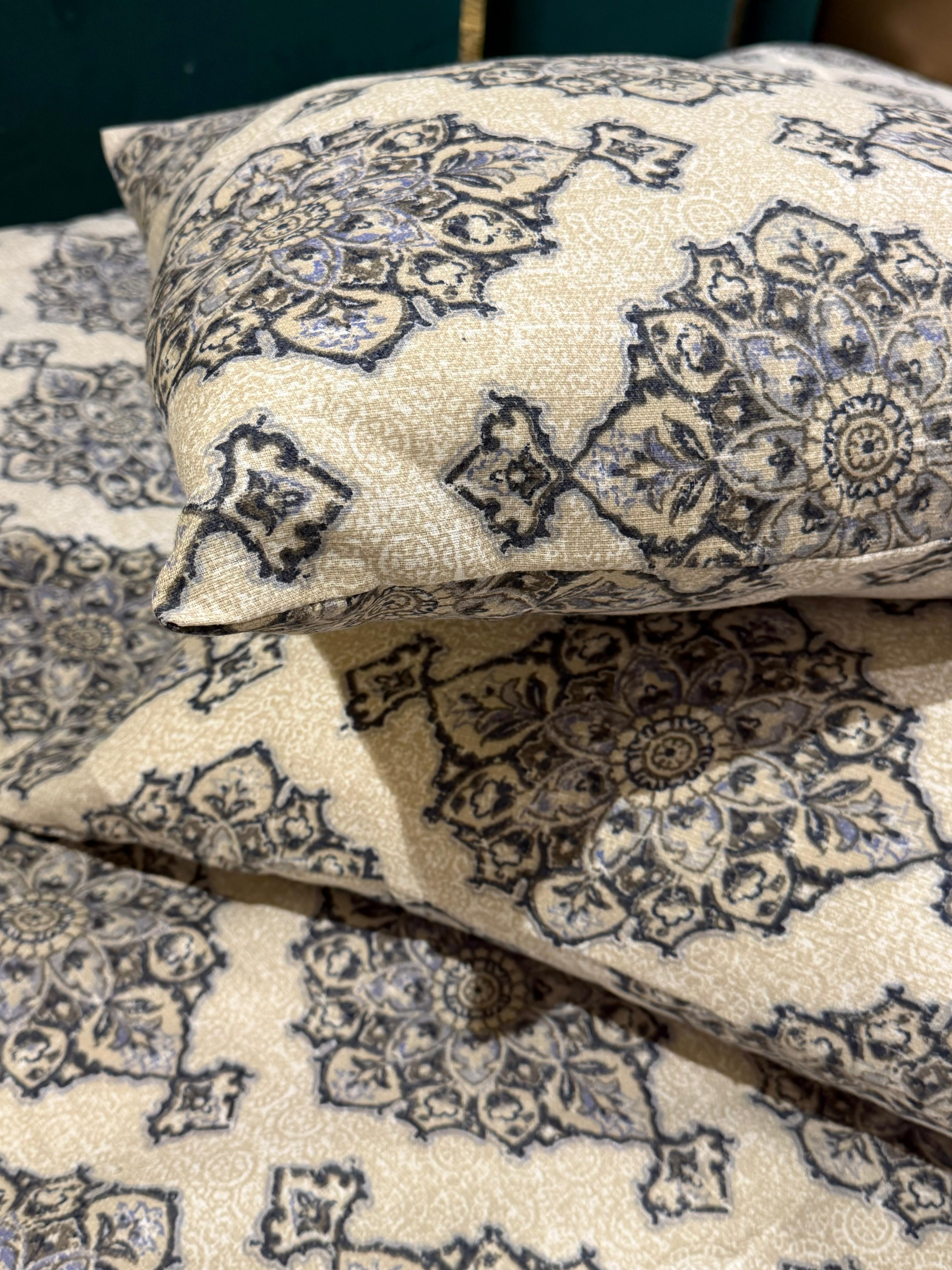 Classic Heritage Print Bedsheet Set