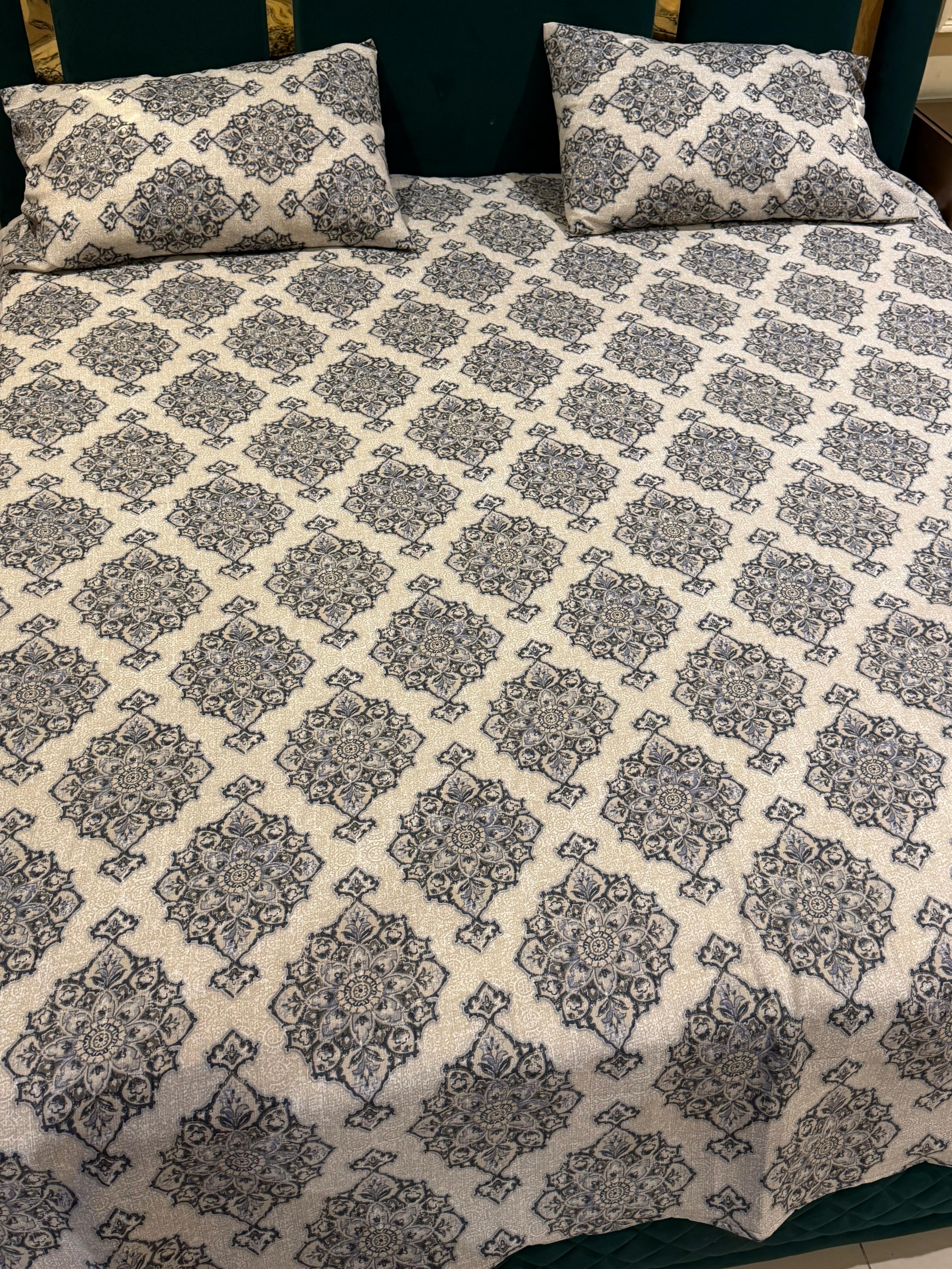 Classic Heritage Print Bedsheet Set