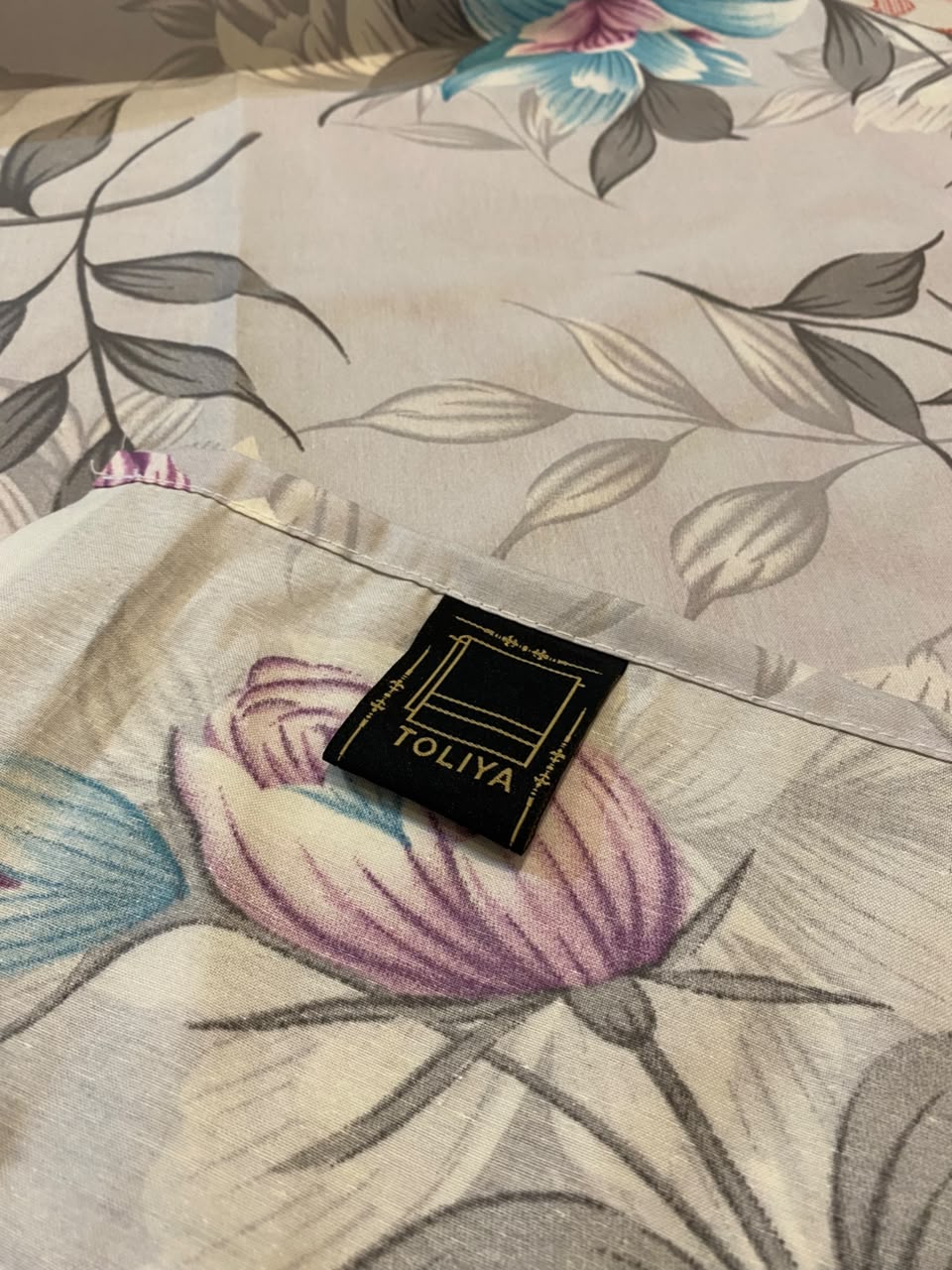 Elegant Grey Floral Bedsheet set