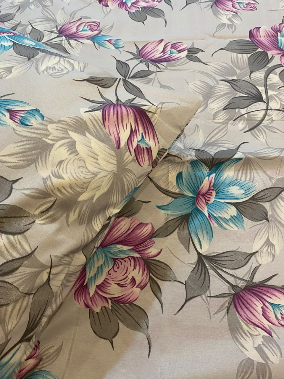 Elegant Grey Floral Bedsheet set