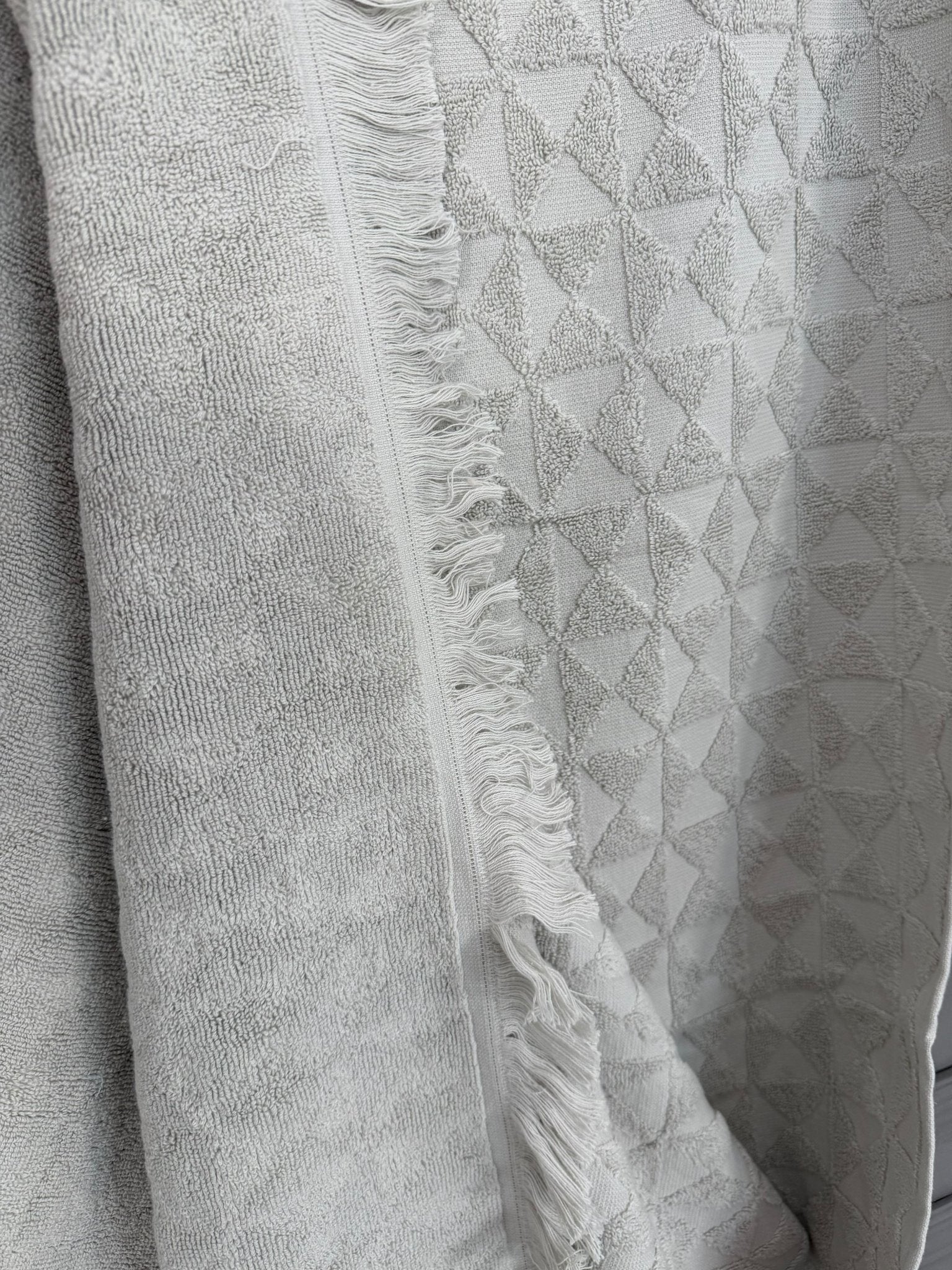 Diamond Textured Luxury Towel - Toliya.co